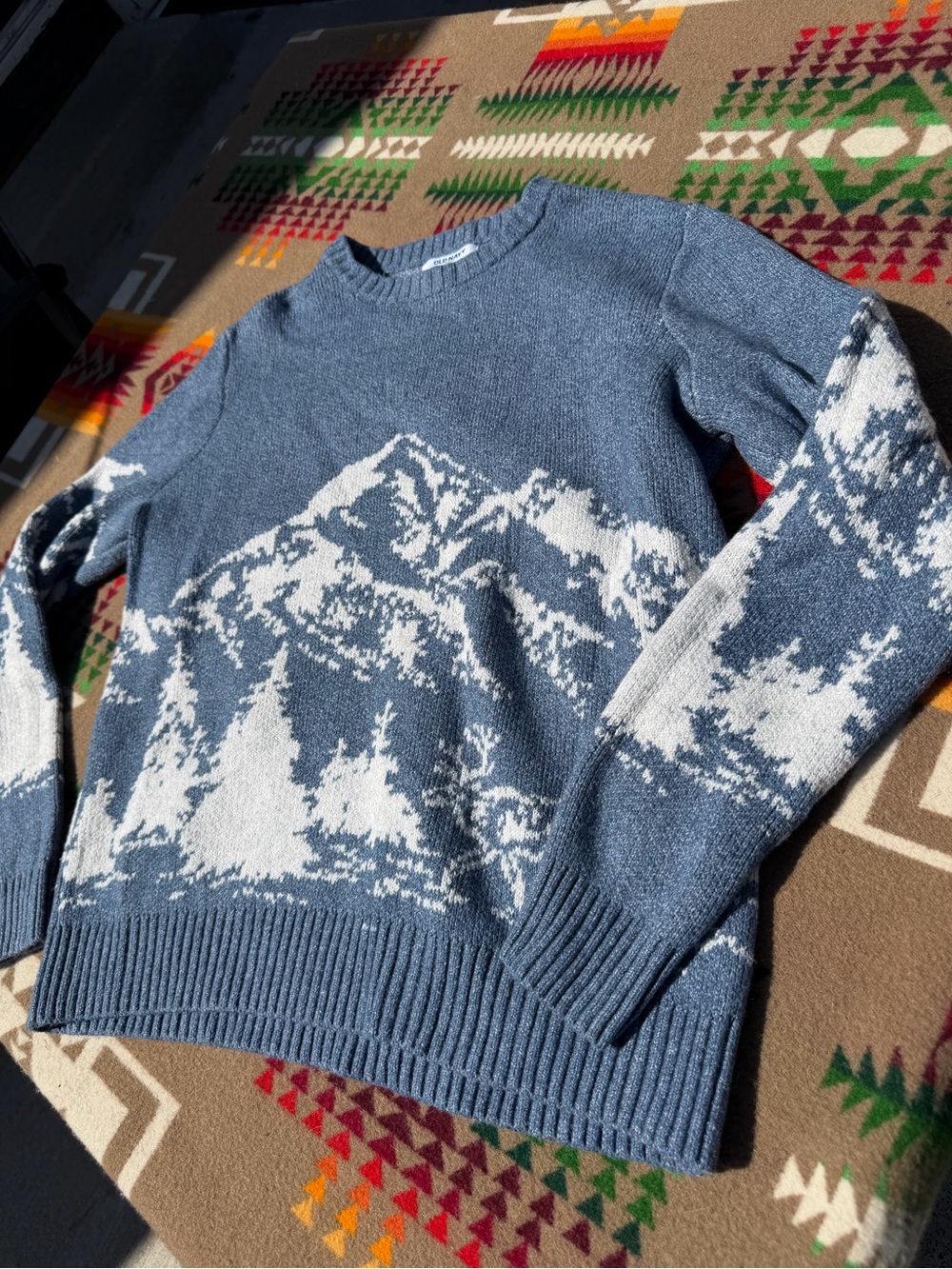 Old Navy Blue and White Mountain-Pattern Crewneck Sweater